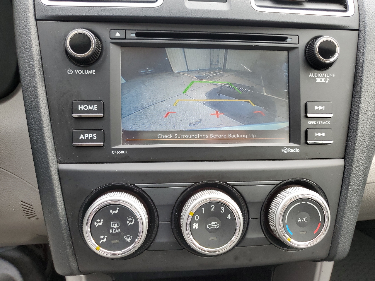 2017 Subaru Forester 2.5i Premium photo 2
