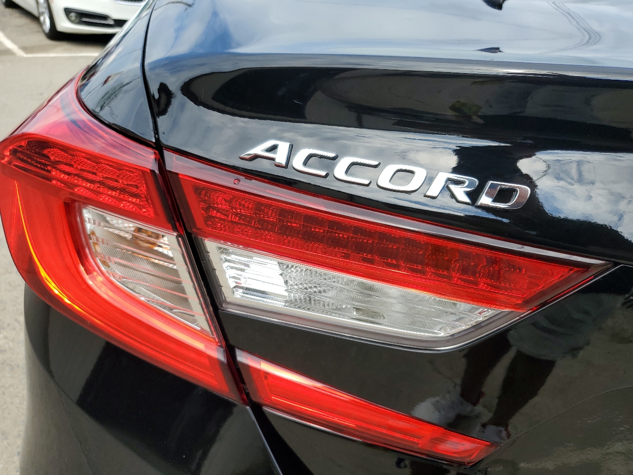 2019 Honda Accord LX photo 10