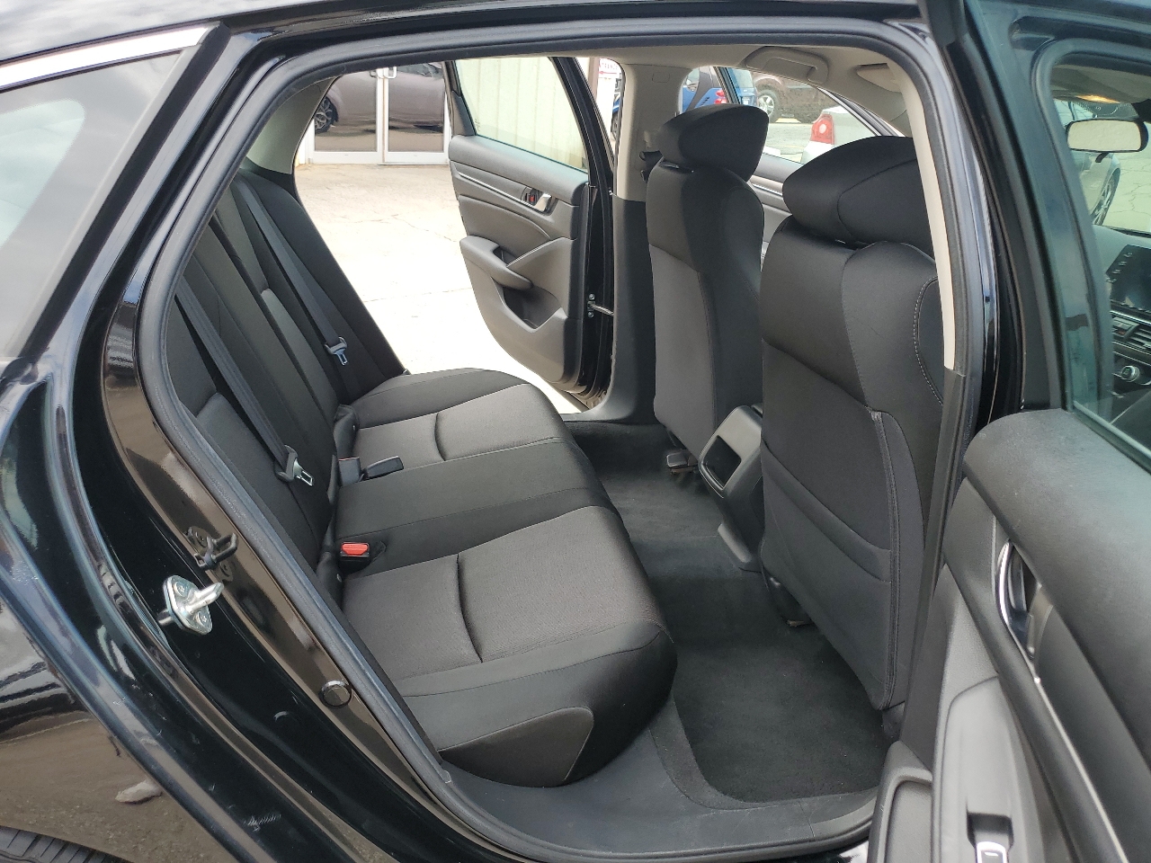 2019 Honda Accord LX photo 35