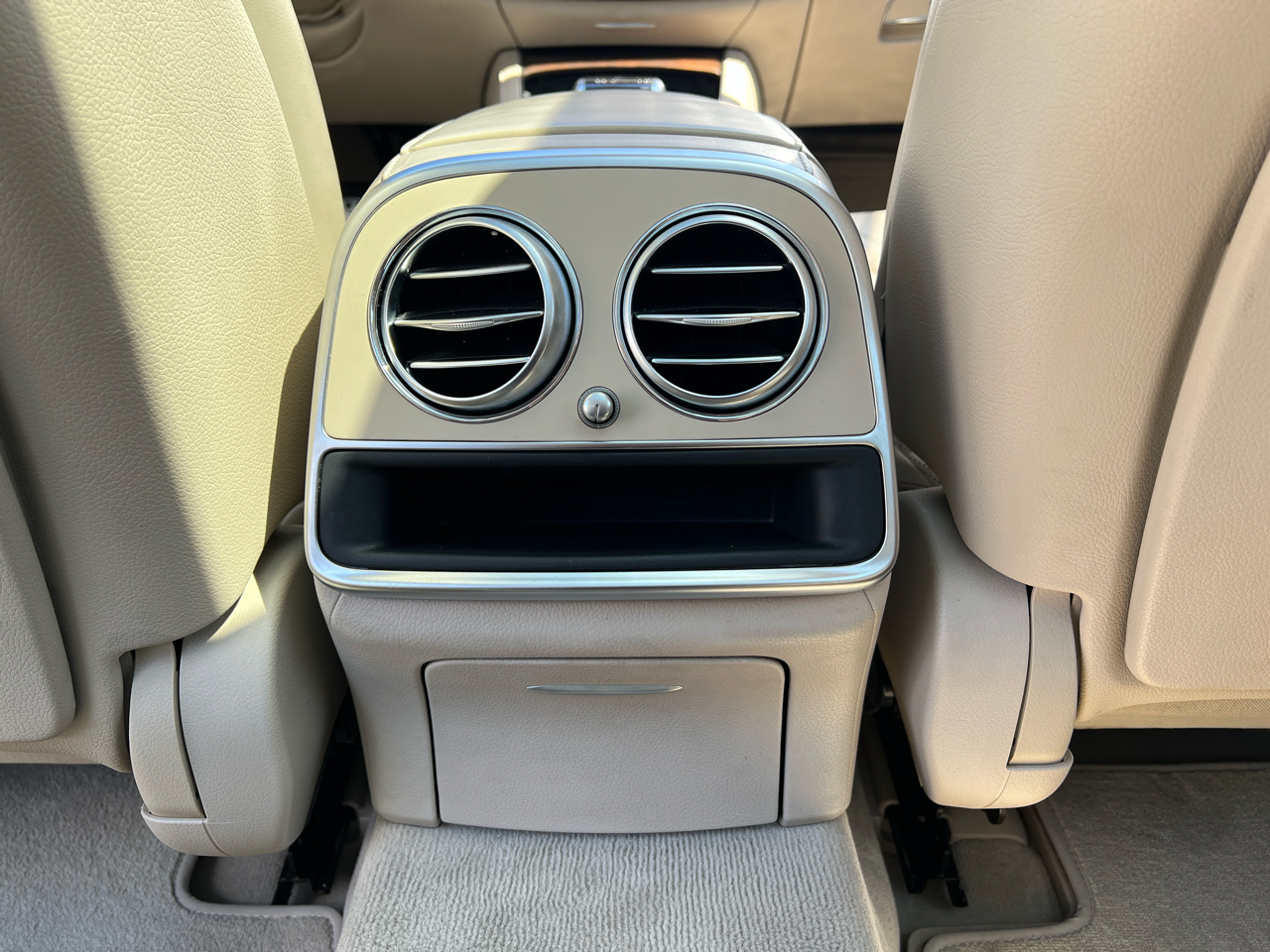 Mercedes-Benz S550  2015 Mercedes-Benz S550  2015