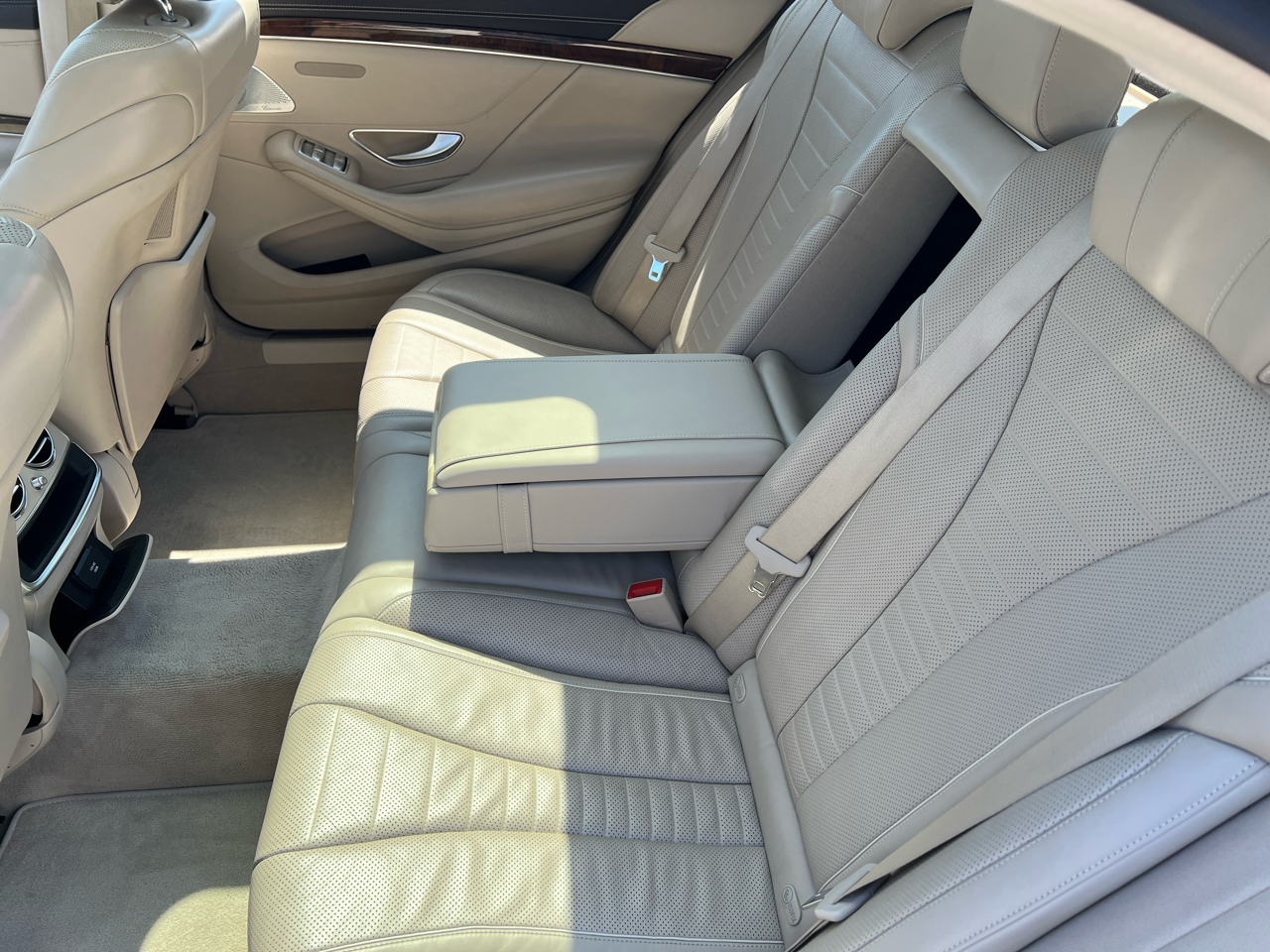 Mercedes-Benz S550  2015 Mercedes-Benz S550  2015