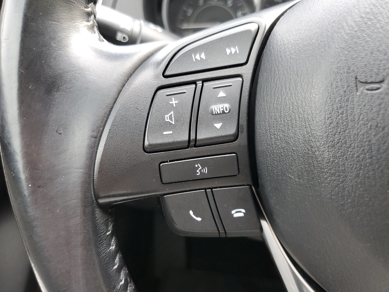 Mazda MAZDA6 4dr Sdn Auto i Touring 2014 Mazda MAZDA6 4dr Sdn Auto i Touring 2014