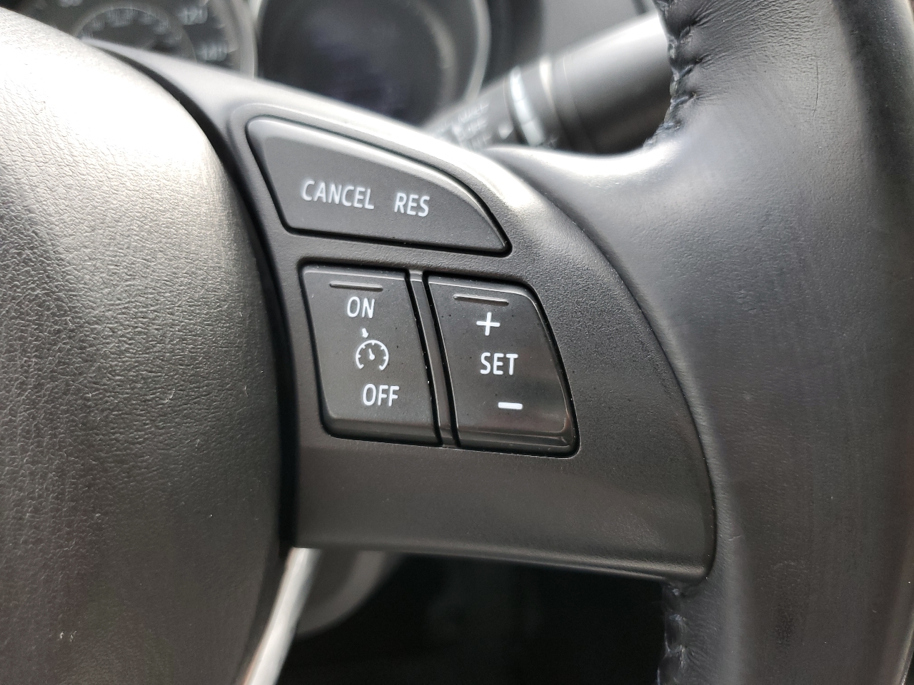 Mazda MAZDA6 4dr Sdn Auto i Touring 2014 Mazda MAZDA6 4dr Sdn Auto i Touring 2014