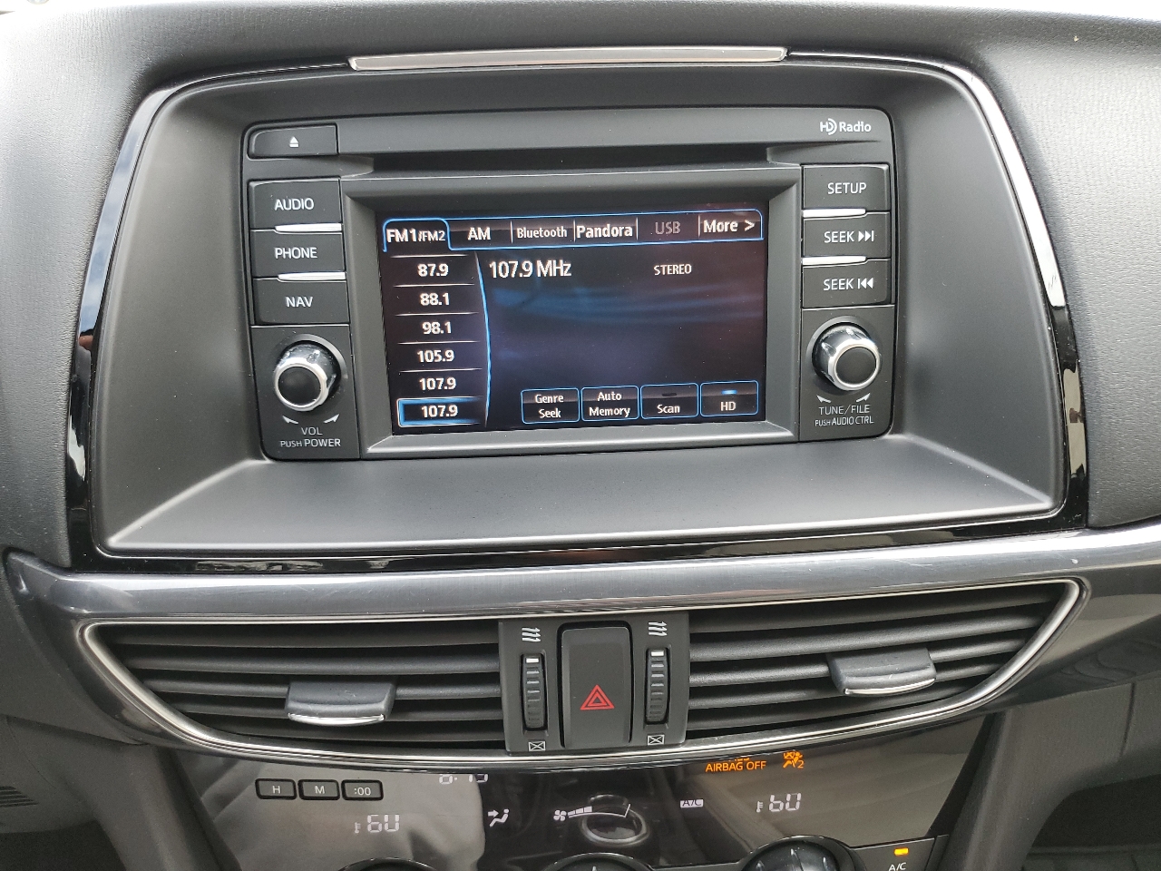 Mazda MAZDA6 4dr Sdn Auto i Touring 2014 Mazda MAZDA6 4dr Sdn Auto i Touring 2014