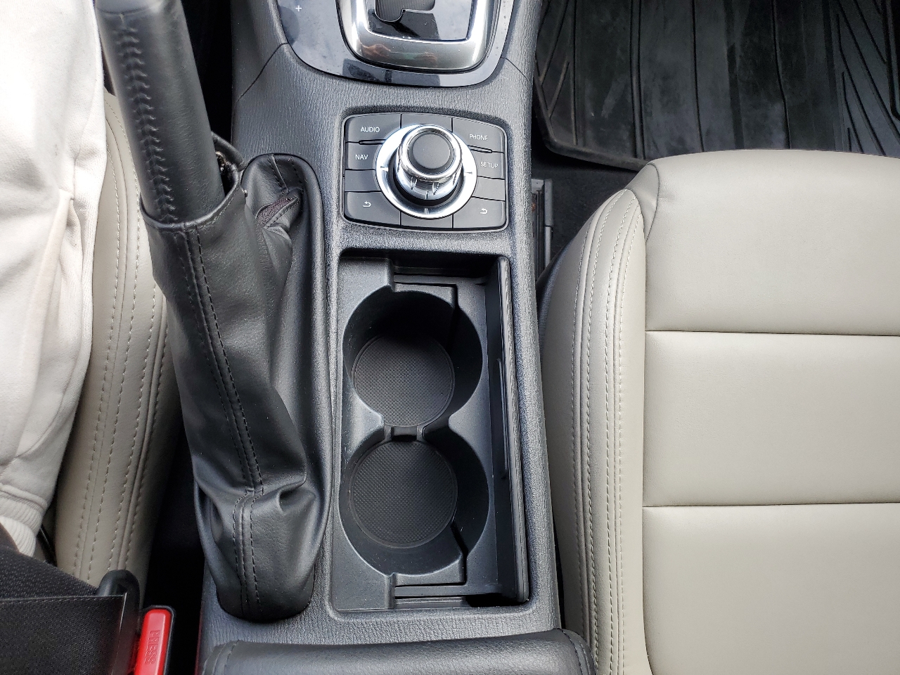 Mazda MAZDA6 4dr Sdn Auto i Touring 2014 Mazda MAZDA6 4dr Sdn Auto i Touring 2014