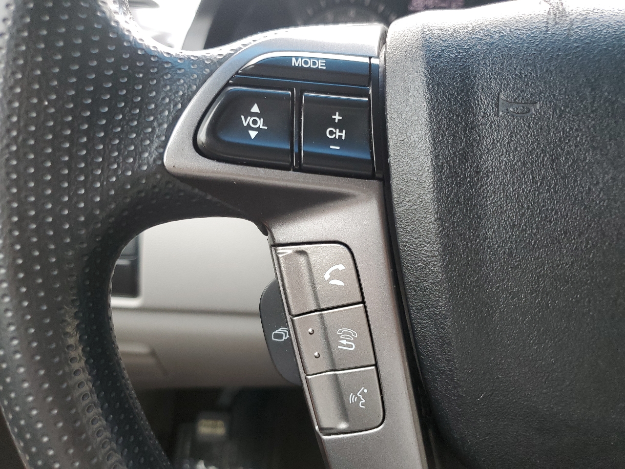 2014 Honda Odyssey EX photo 17