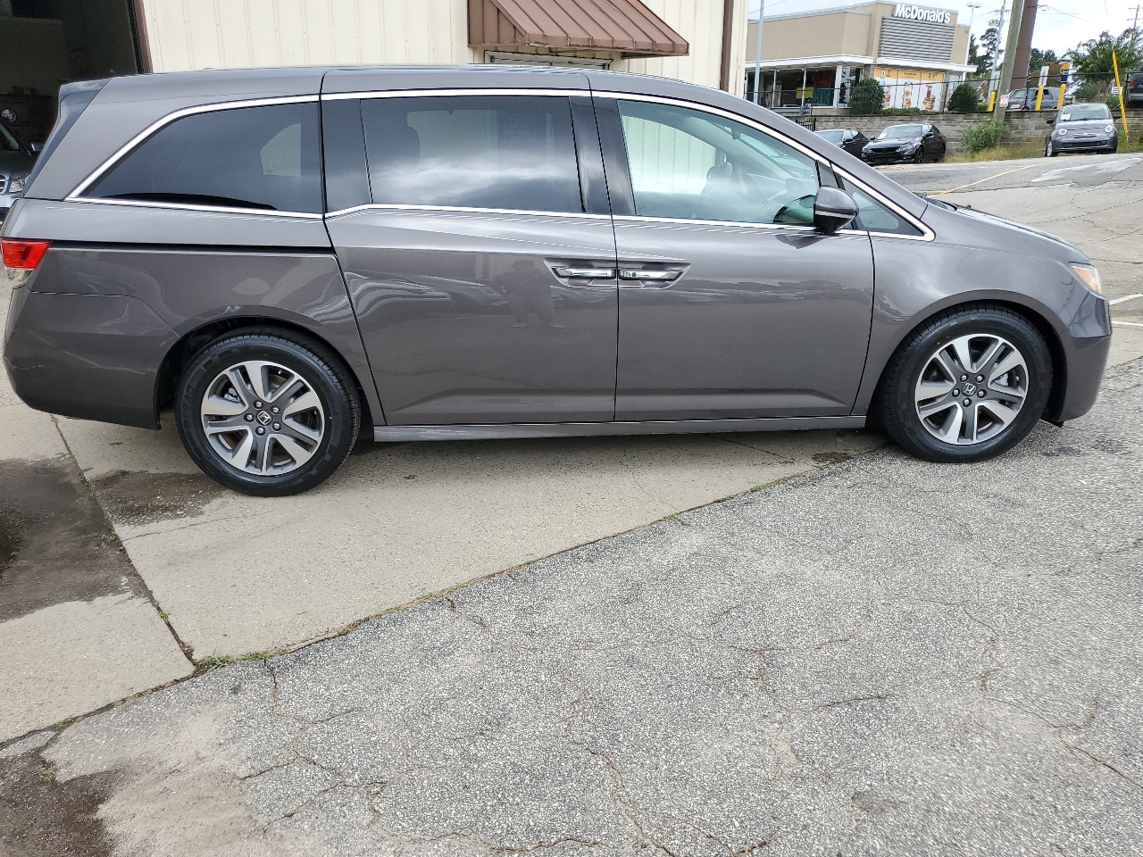 Honda Odyssey 5dr Touring AT with RES & NAVI 2017 Honda Odyssey 5dr Touring AT with RES & NAVI 2017