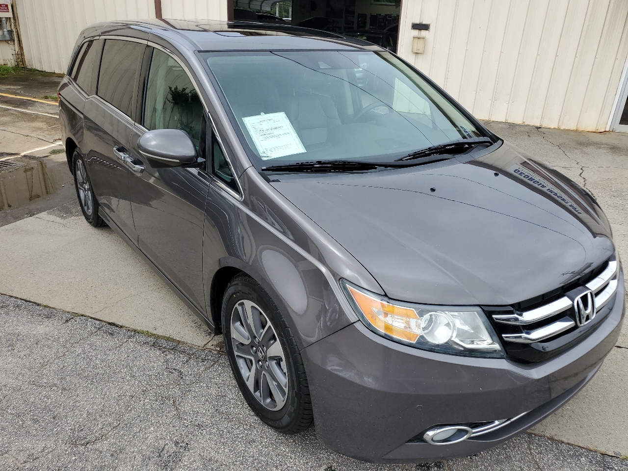 Honda Odyssey 5dr Touring AT with RES & NAVI 2017 Honda Odyssey 5dr Touring AT with RES & NAVI 2017