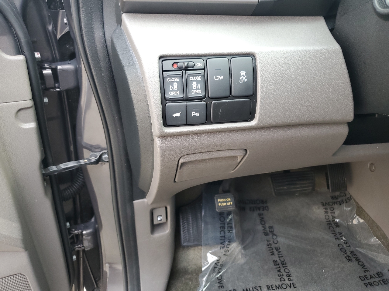 Honda Odyssey 5dr Touring AT with RES & NAVI 2017 Honda Odyssey 5dr Touring AT with RES & NAVI 2017