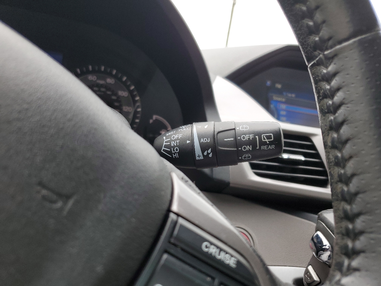 Honda Odyssey 5dr Touring AT with RES & NAVI 2017 Honda Odyssey 5dr Touring AT with RES & NAVI 2017