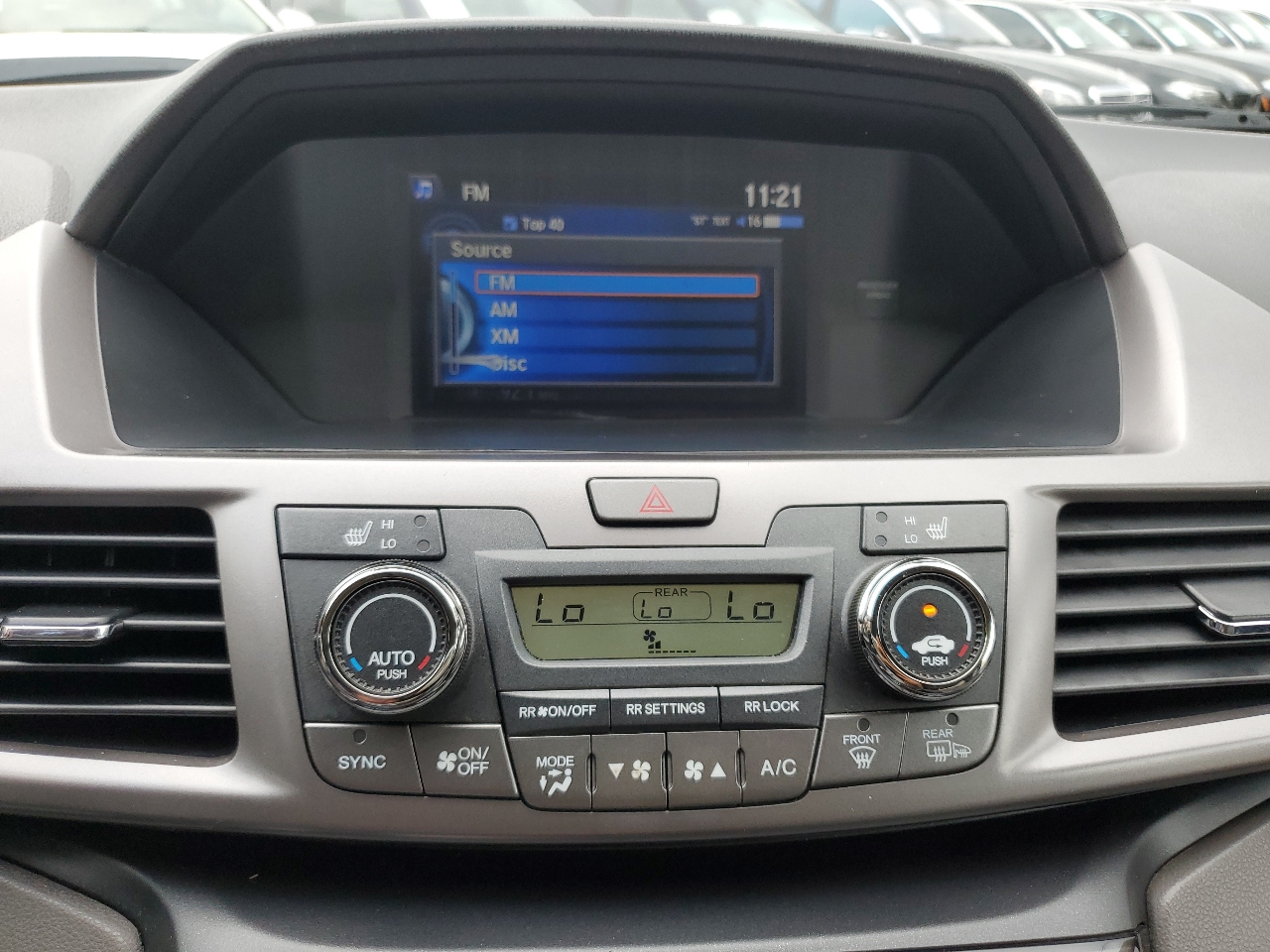 Honda Odyssey 5dr Touring AT with RES & NAVI 2017 Honda Odyssey 5dr Touring AT with RES & NAVI 2017