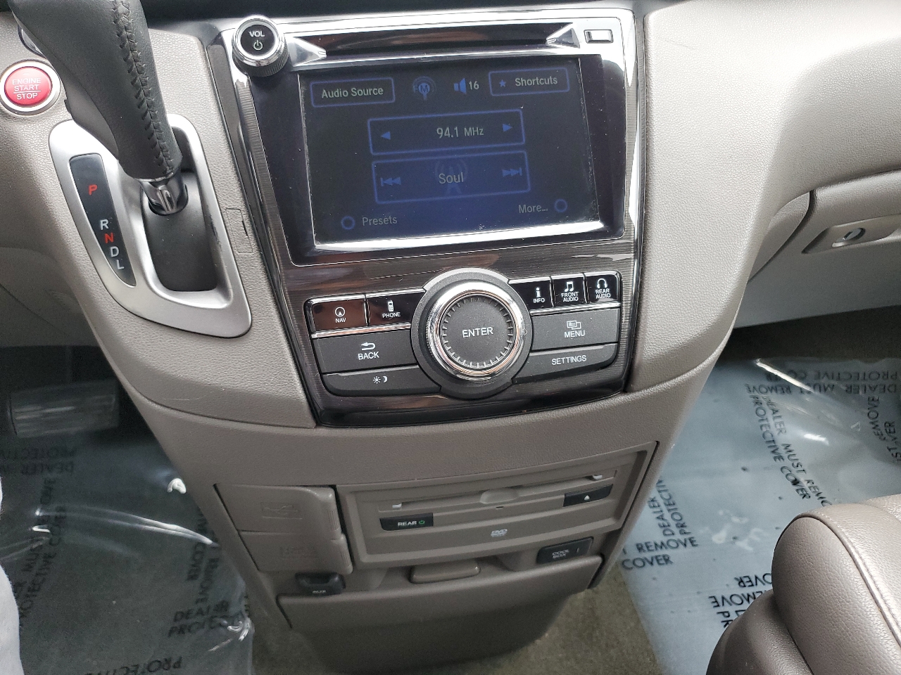 Honda Odyssey 5dr Touring AT with RES & NAVI 2017 Honda Odyssey 5dr Touring AT with RES & NAVI 2017