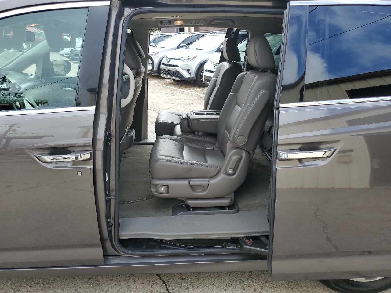 Honda Odyssey 5dr Touring AT with RES & NAVI 2017 Honda Odyssey 5dr Touring AT with RES & NAVI 2017