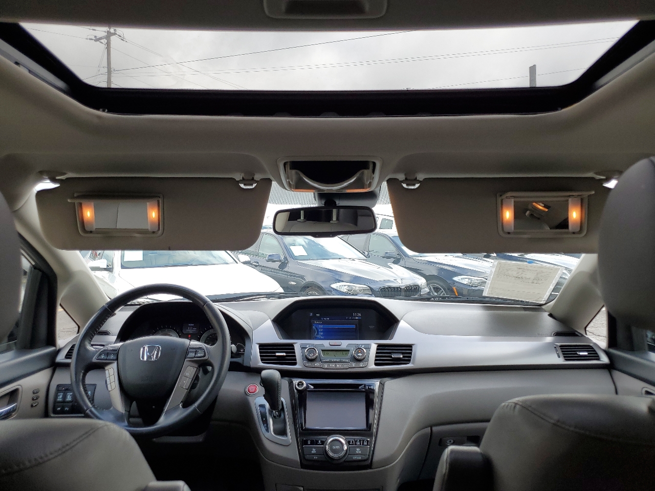 Honda Odyssey 5dr Touring AT with RES & NAVI 2017 Honda Odyssey 5dr Touring AT with RES & NAVI 2017