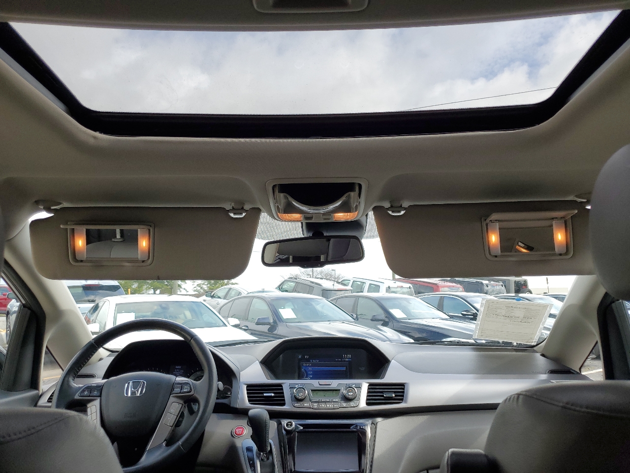 Honda Odyssey 5dr Touring AT with RES & NAVI 2017 Honda Odyssey 5dr Touring AT with RES & NAVI 2017