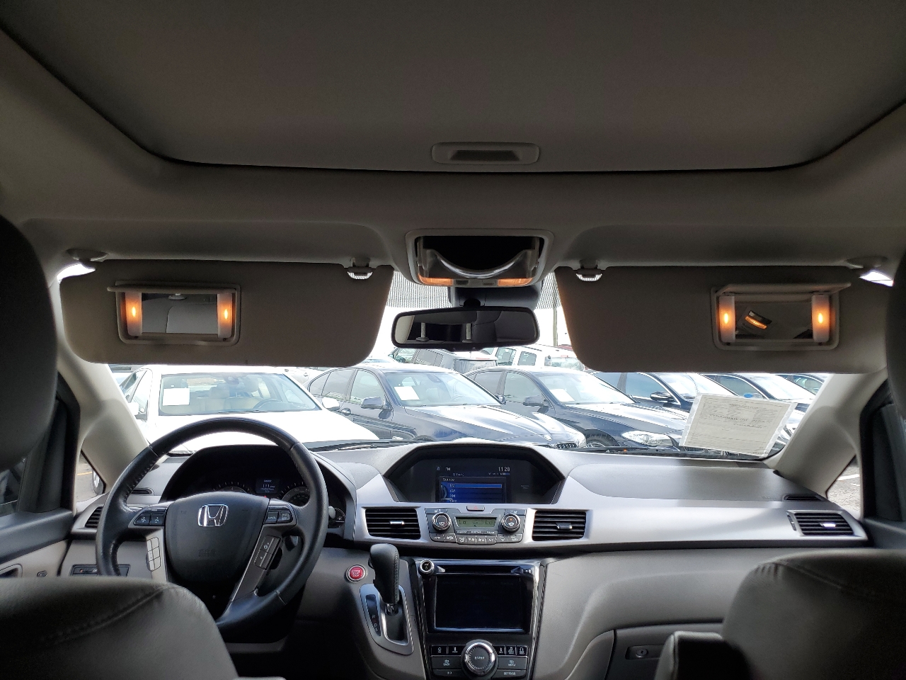 Honda Odyssey 5dr Touring AT with RES & NAVI 2017 Honda Odyssey 5dr Touring AT with RES & NAVI 2017