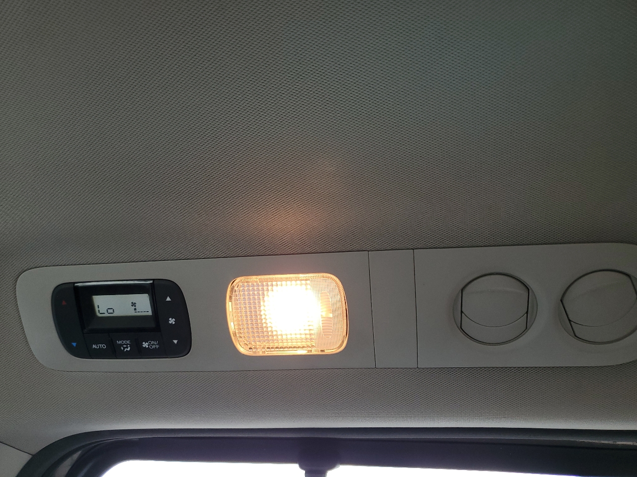 Honda Odyssey 5dr Touring AT with RES & NAVI 2017 Honda Odyssey 5dr Touring AT with RES & NAVI 2017