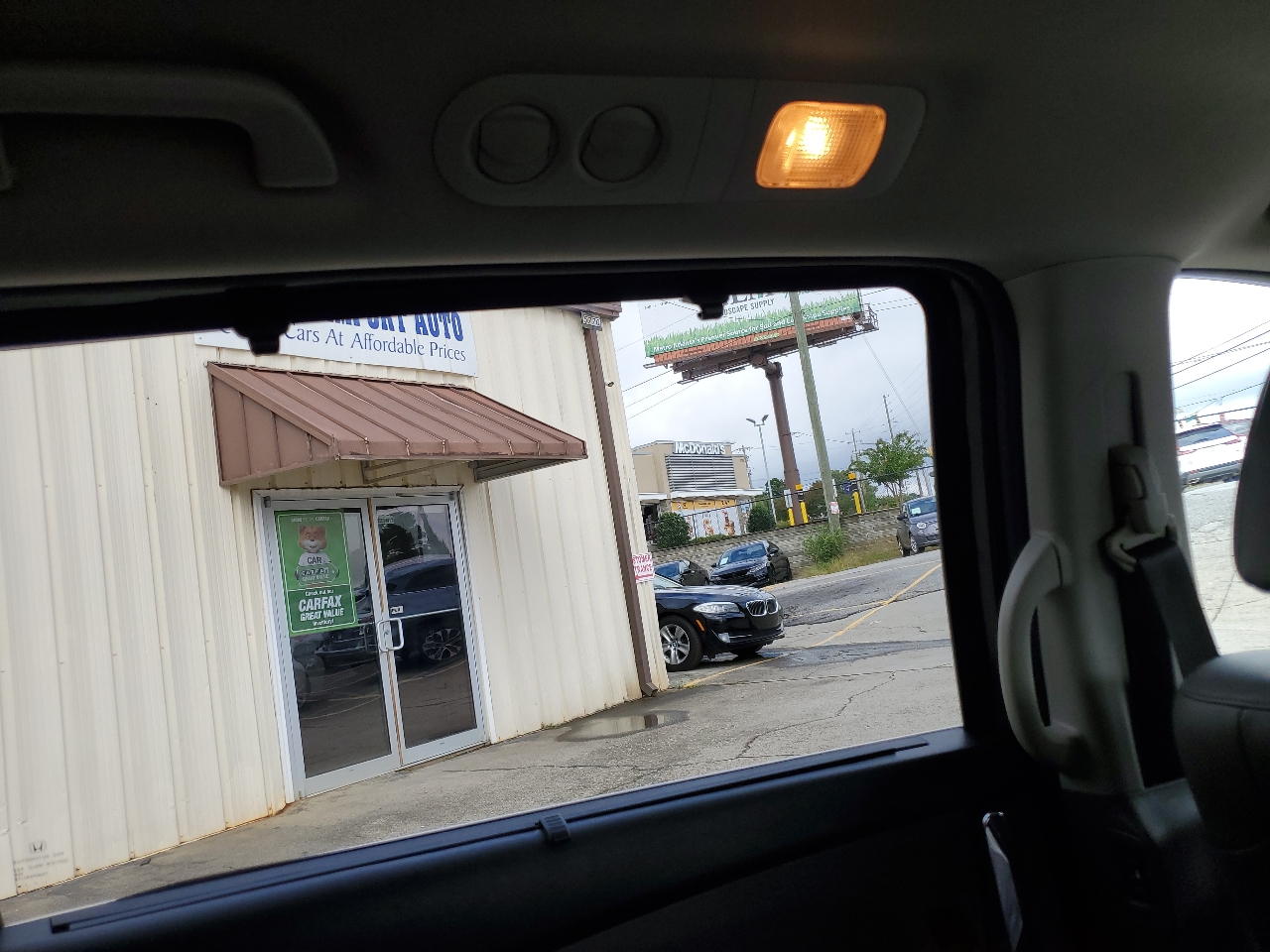 Honda Odyssey 5dr Touring AT with RES & NAVI 2017 Honda Odyssey 5dr Touring AT with RES & NAVI 2017