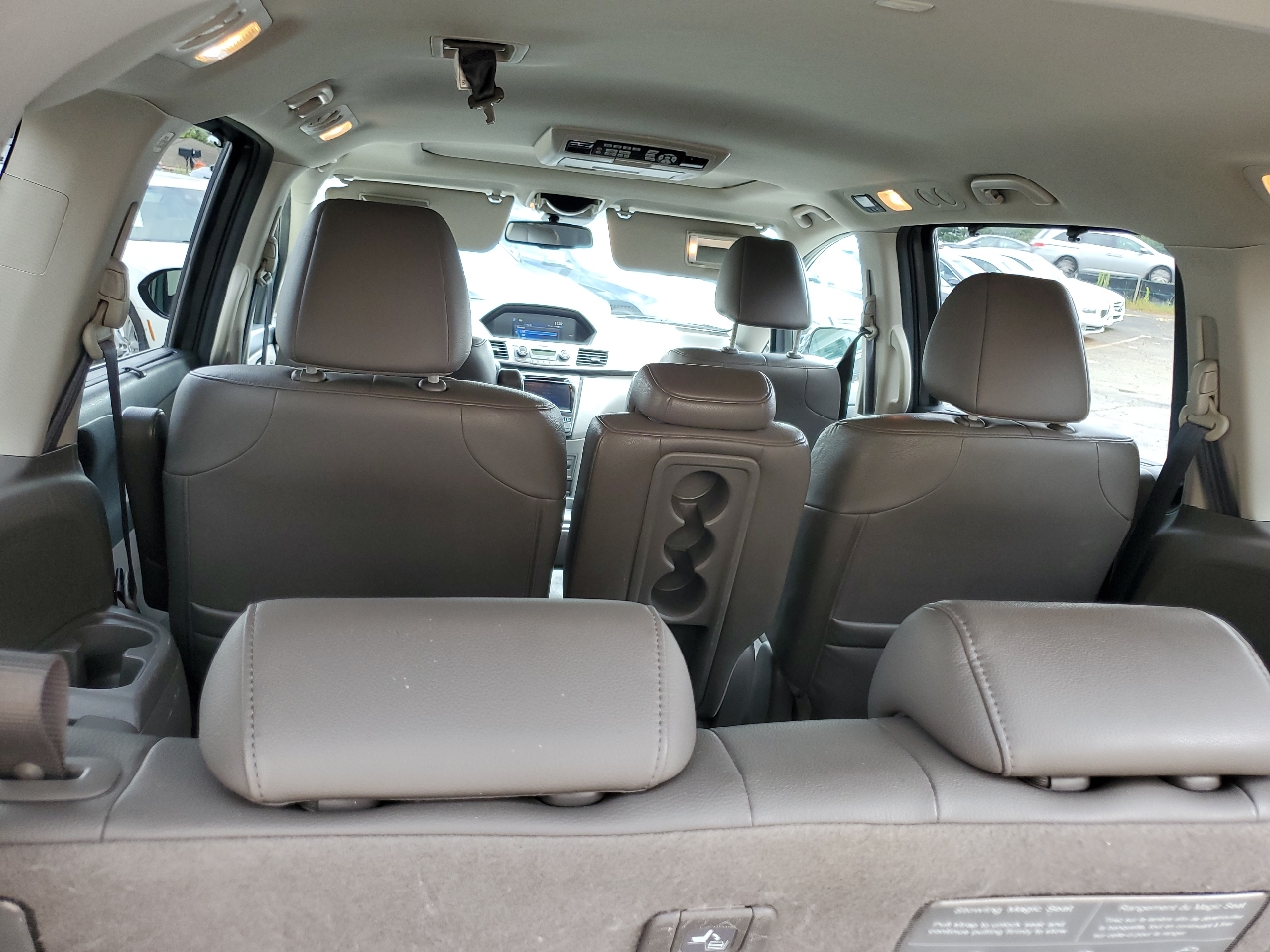 Honda Odyssey 5dr Touring AT with RES & NAVI 2017 Honda Odyssey 5dr Touring AT with RES & NAVI 2017