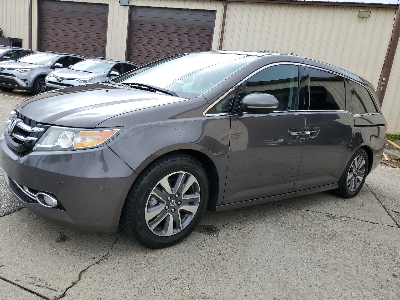 2017 Honda Odyssey Touring's photo