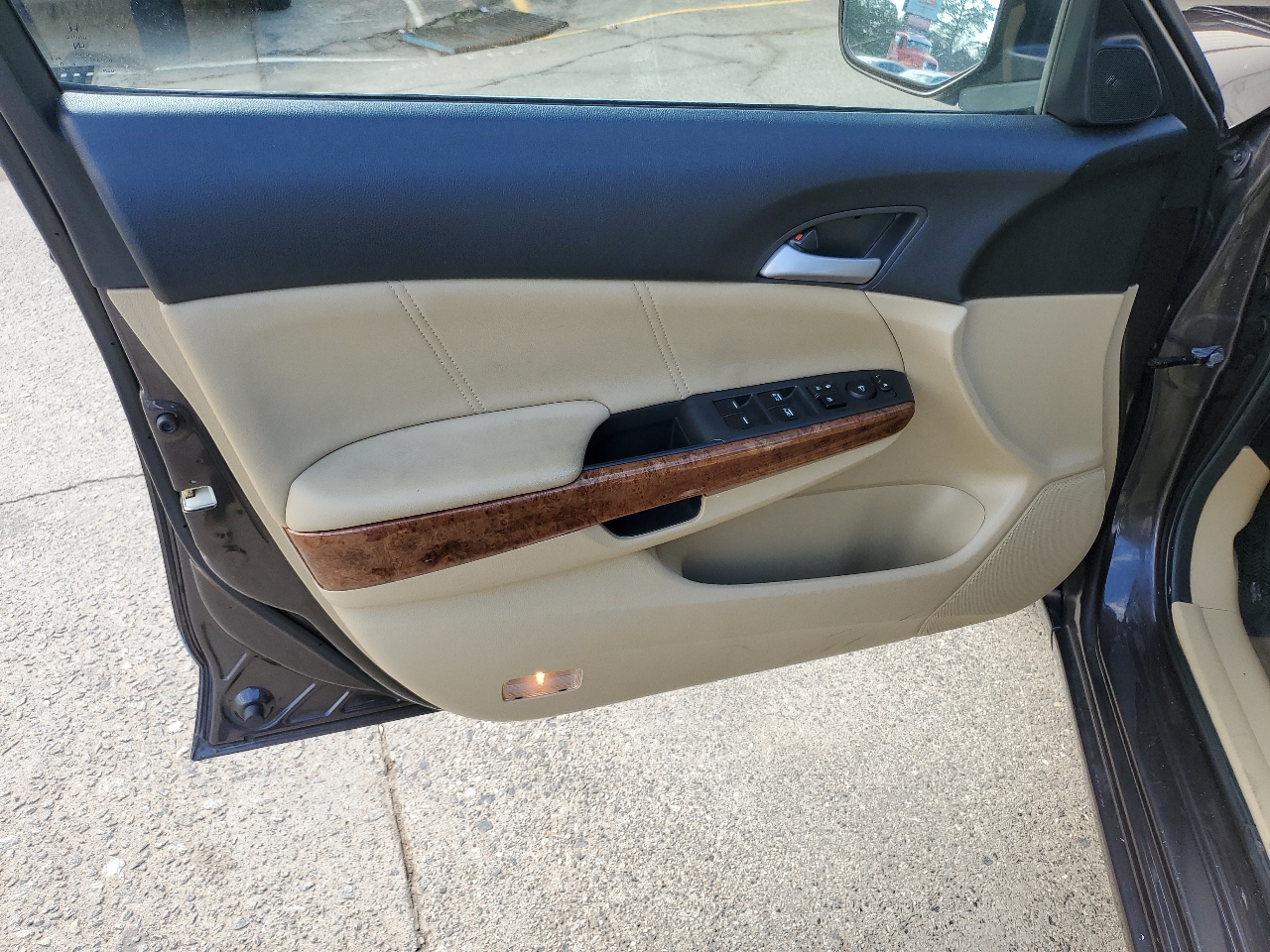 Honda Accord EX-L Sedan AT with XM Radio 2011