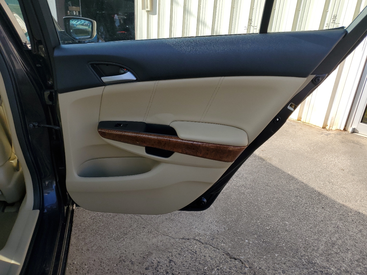 Honda Accord EX-L Sedan AT with XM Radio 2011