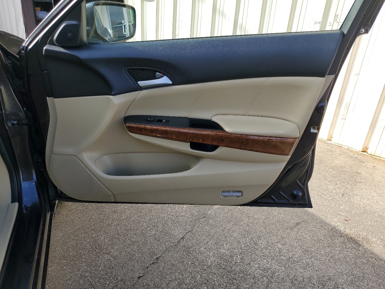 Honda Accord EX-L Sedan AT with XM Radio 2011