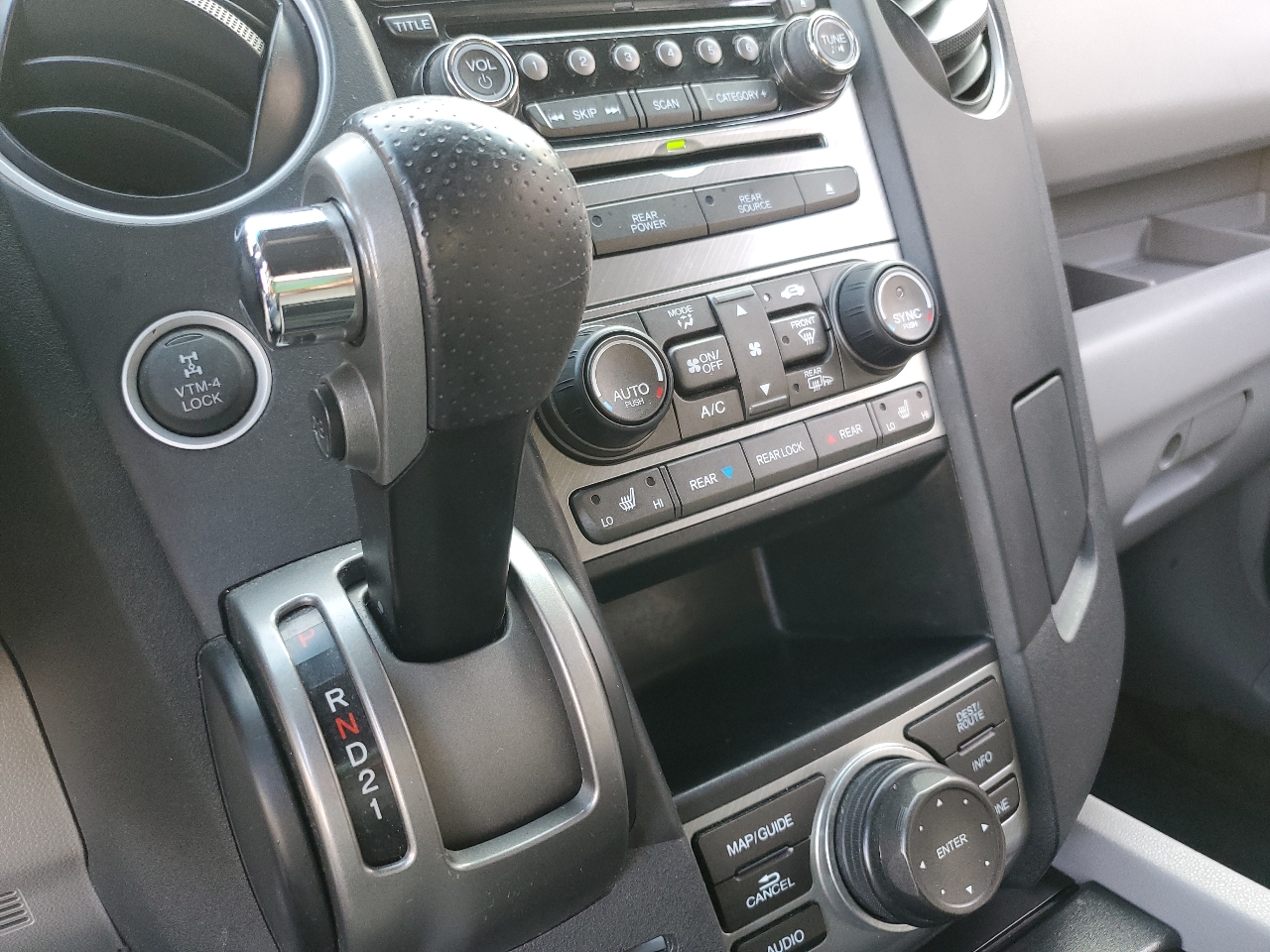 Honda Pilot 4WD 4dr Touring w/RES & Navi 2013