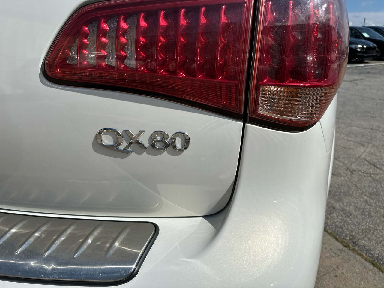 Infiniti QX80 4D SUV AWD 2014 Infiniti QX80 4D SUV AWD 2014