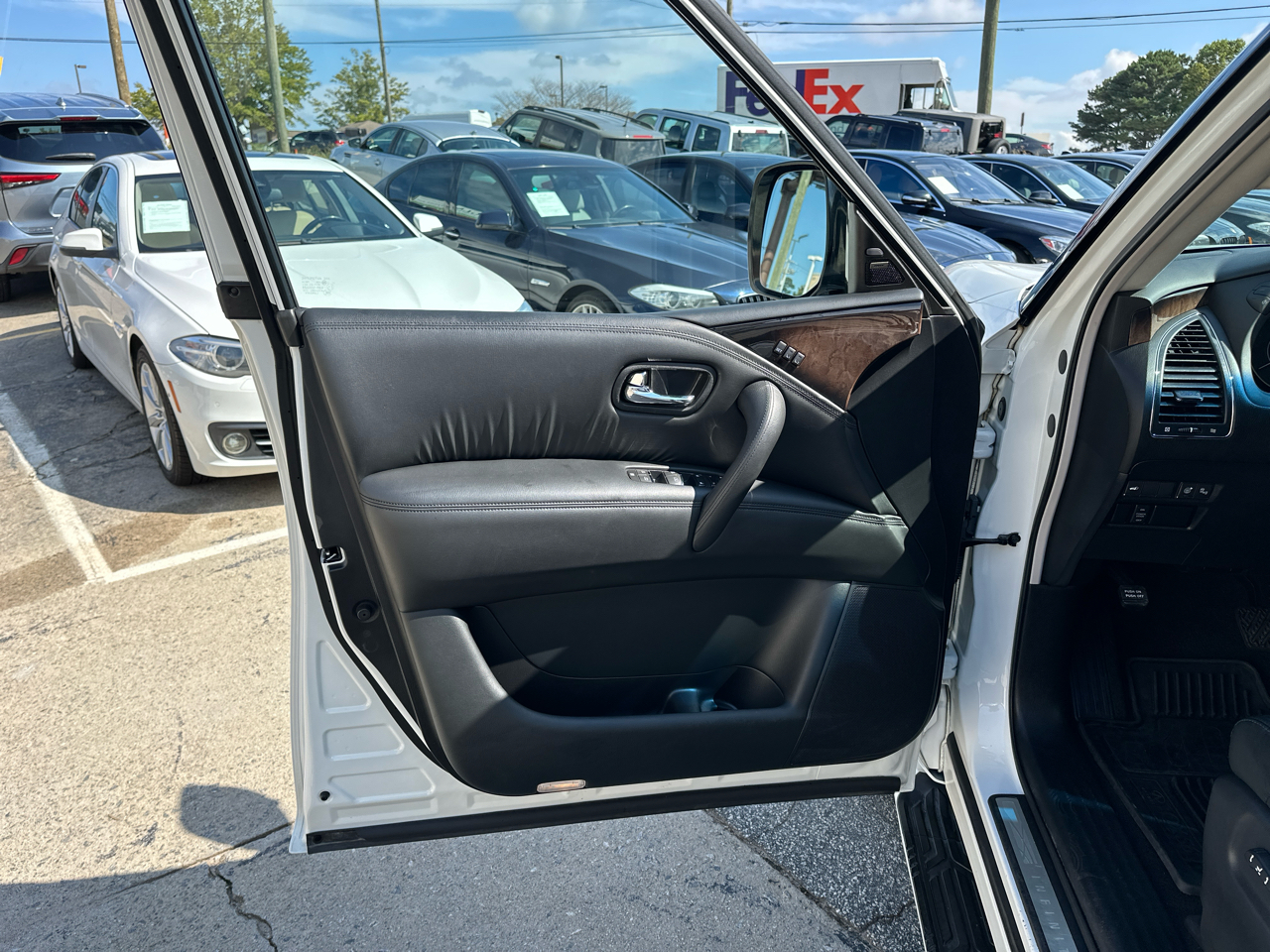 Infiniti QX80 4D SUV AWD 2014 Infiniti QX80 4D SUV AWD 2014