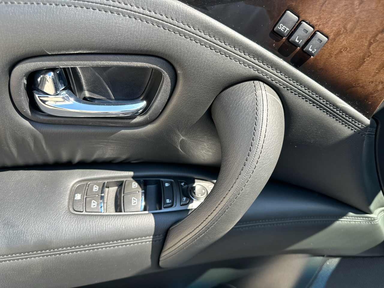 Infiniti QX80 4D SUV AWD 2014 Infiniti QX80 4D SUV AWD 2014