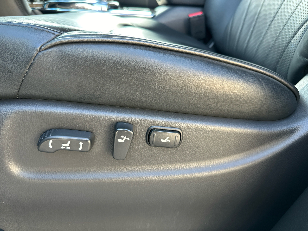 Infiniti QX80 4D SUV AWD 2014 Infiniti QX80 4D SUV AWD 2014