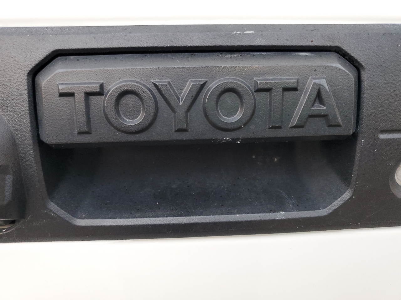 Toyota Tundra SR5 5.7L V8 FFV Double Cab 2WD Long Bed 2016