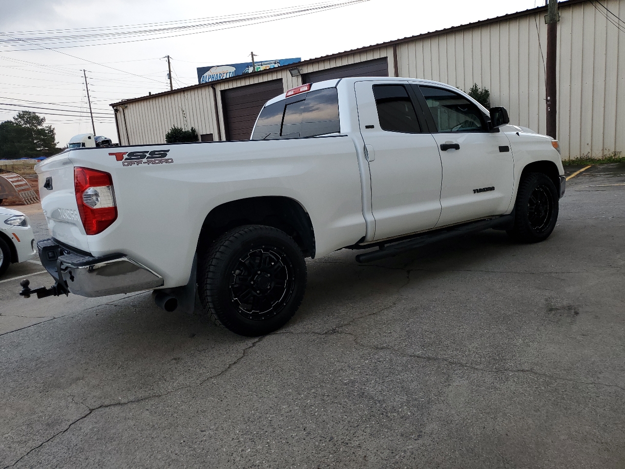 Toyota Tundra SR5 5.7L V8 FFV Double Cab 2WD Long Bed 2016