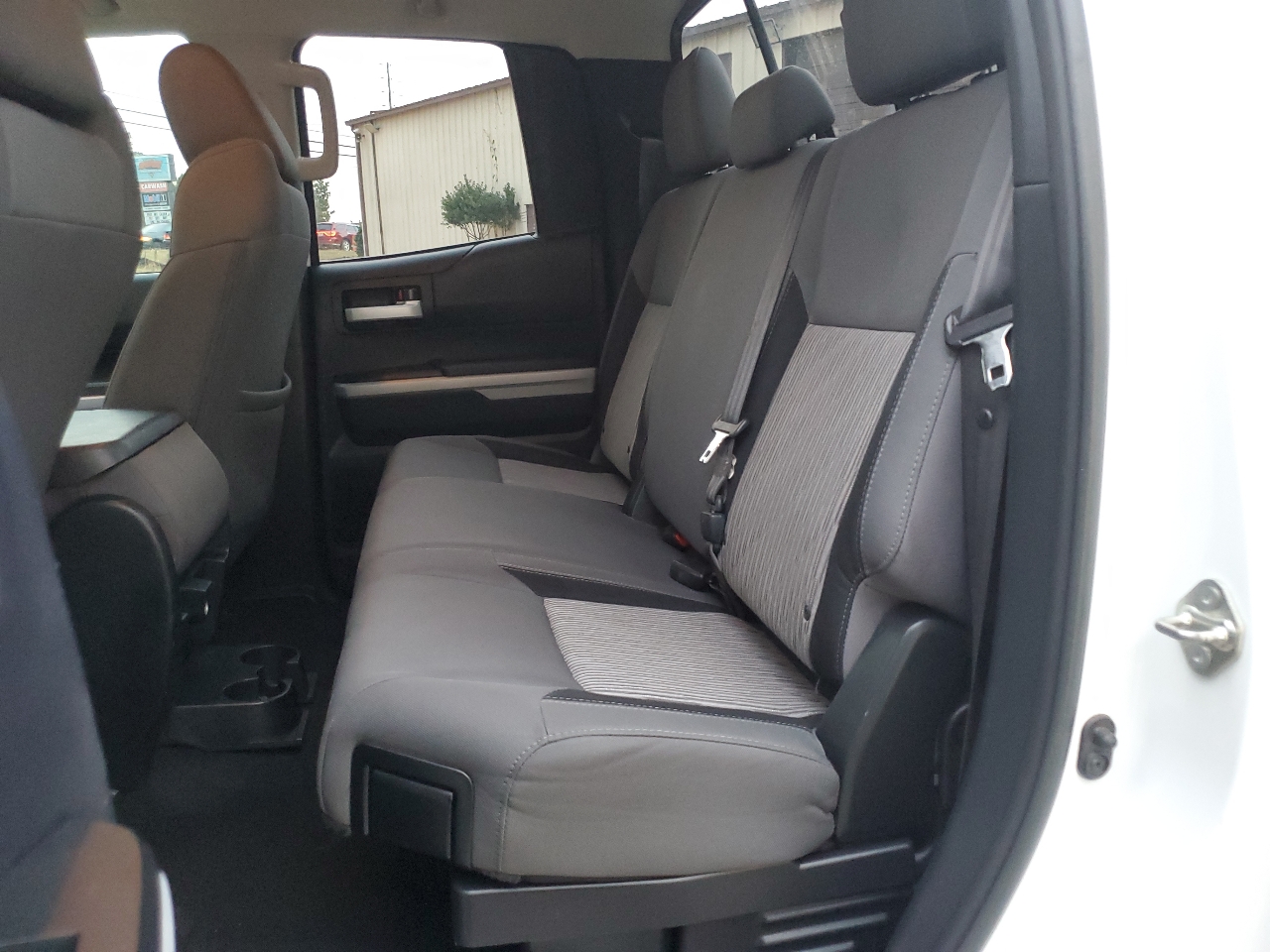 Toyota Tundra SR5 5.7L V8 FFV Double Cab 2WD Long Bed 2016