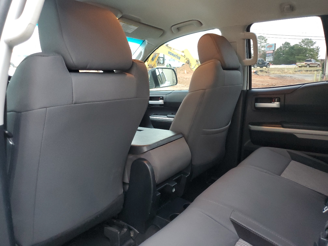 Toyota Tundra SR5 5.7L V8 FFV Double Cab 2WD Long Bed 2016