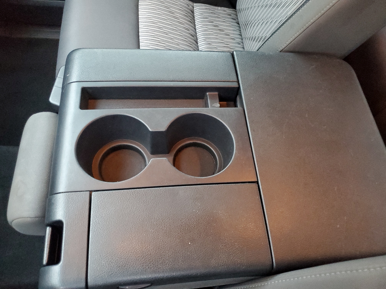 Toyota Tundra SR5 5.7L V8 FFV Double Cab 2WD Long Bed 2016