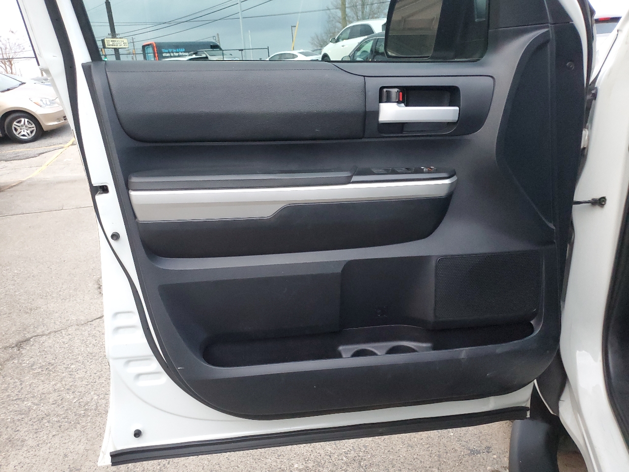 Toyota Tundra SR5 5.7L V8 FFV Double Cab 2WD Long Bed 2016