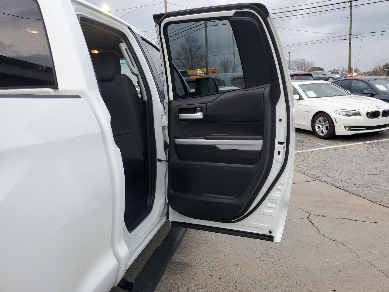 Toyota Tundra SR5 5.7L V8 FFV Double Cab 2WD Long Bed 2016