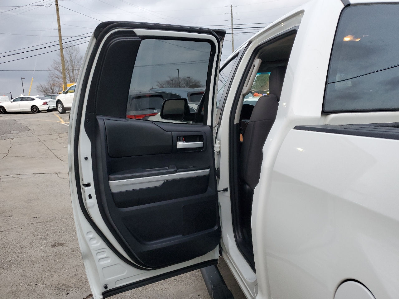 Toyota Tundra SR5 5.7L V8 FFV Double Cab 2WD Long Bed 2016