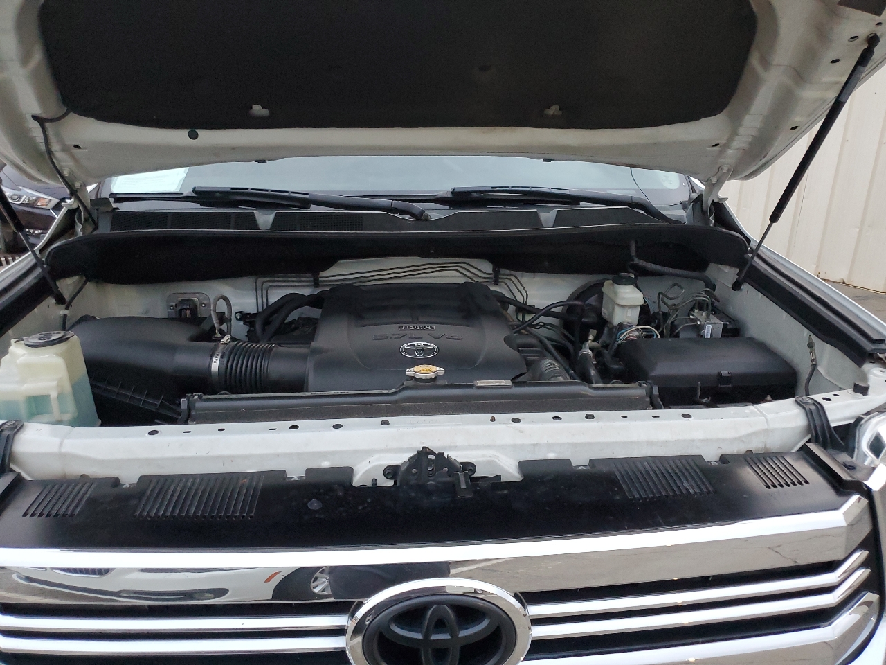 Toyota Tundra SR5 5.7L V8 FFV Double Cab 2WD Long Bed 2016