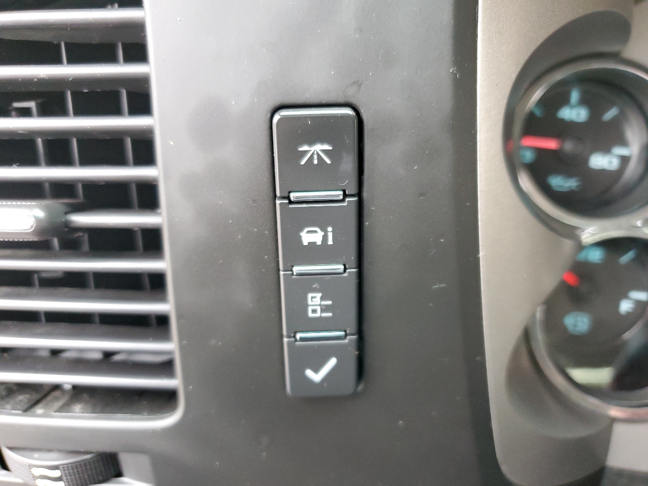 Chevrolet Silverado 1500 2LT Crew Cab 4WD 2013