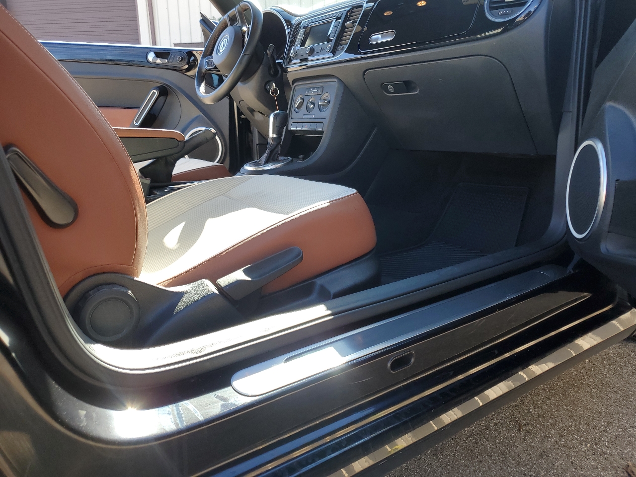 Volkswagen Beetle 1.8T Convertible 2015