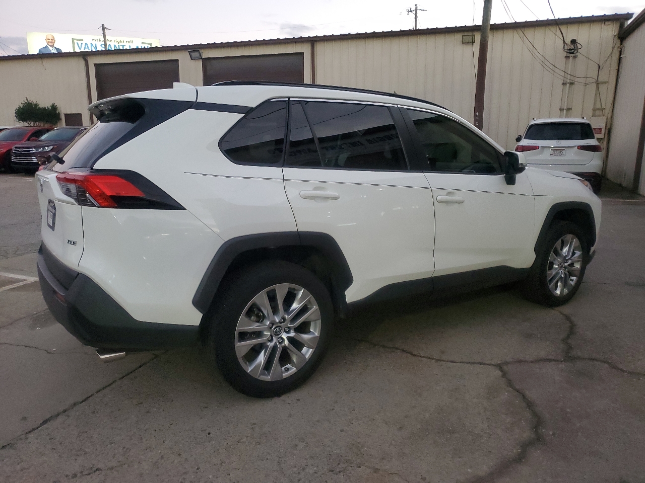 Toyota RAV4 XLE Premium 2019