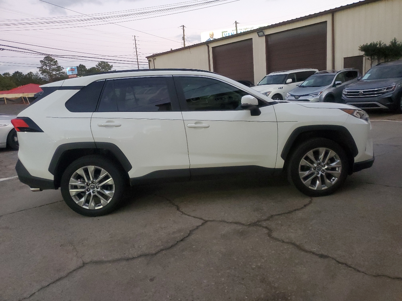 Toyota RAV4 XLE Premium 2019