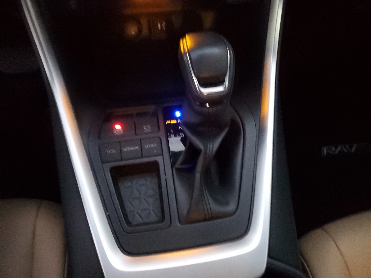 Toyota RAV4 XLE Premium 2019