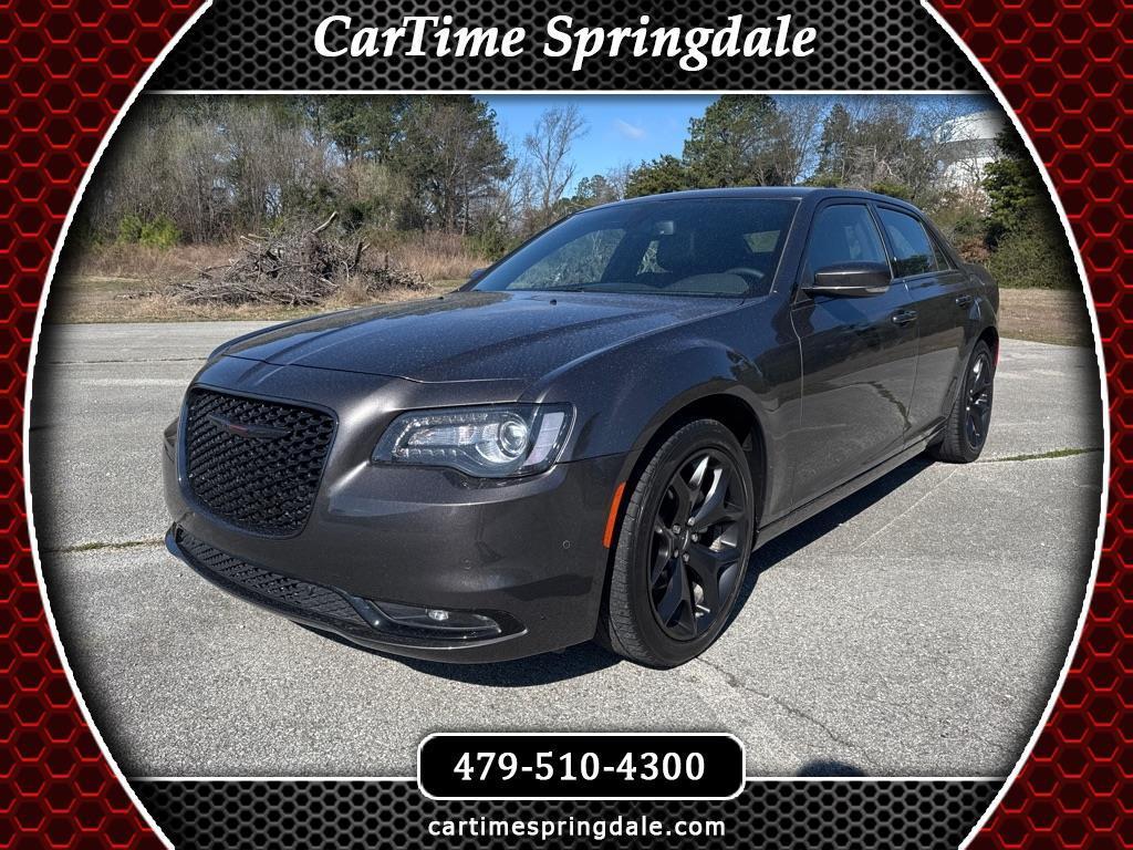 2023 Chrysler 300 S's photo