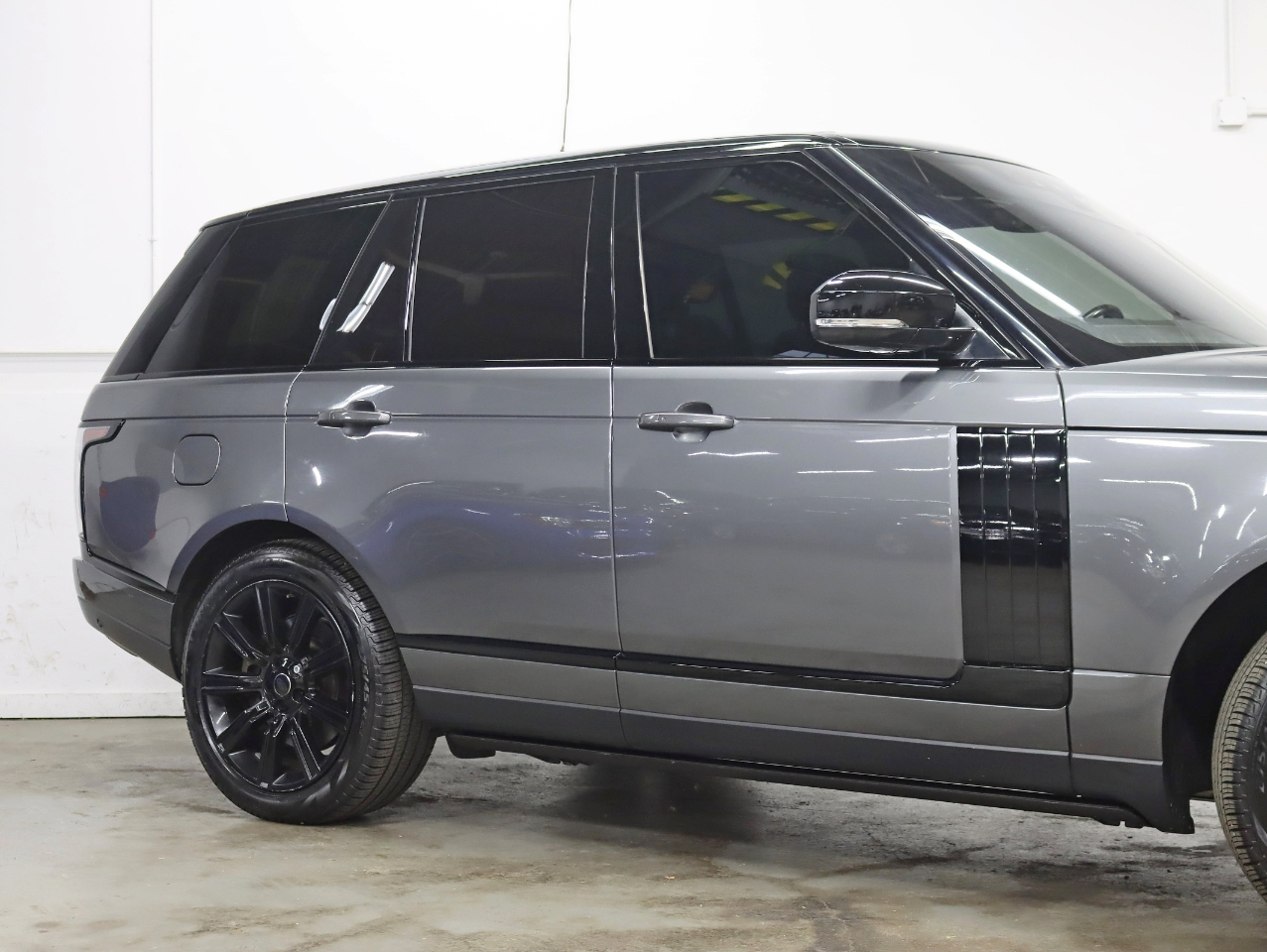 2019 Land Rover Range Rover SuperCharged photo 2