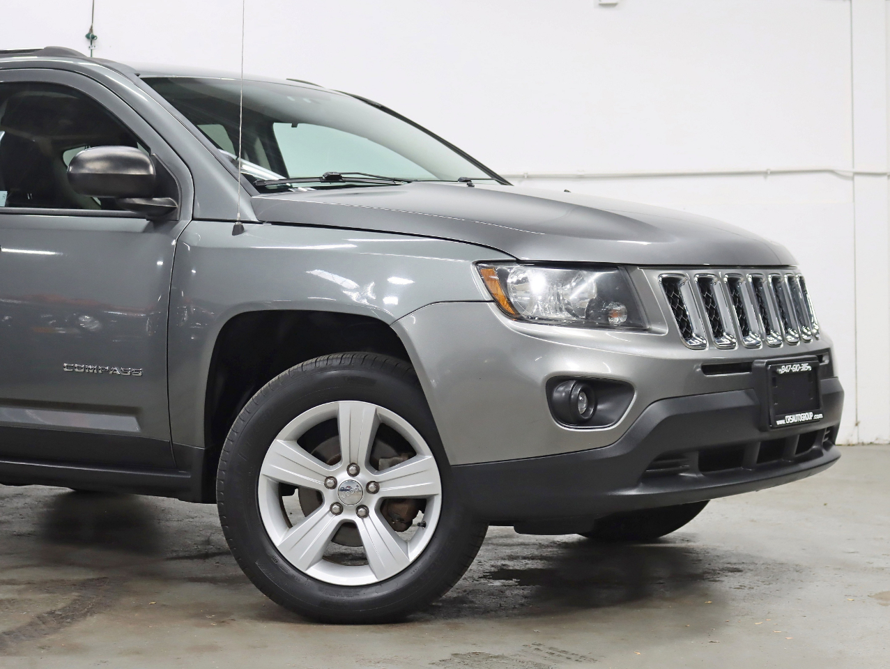 2014 Jeep Compass Sport photo 2
