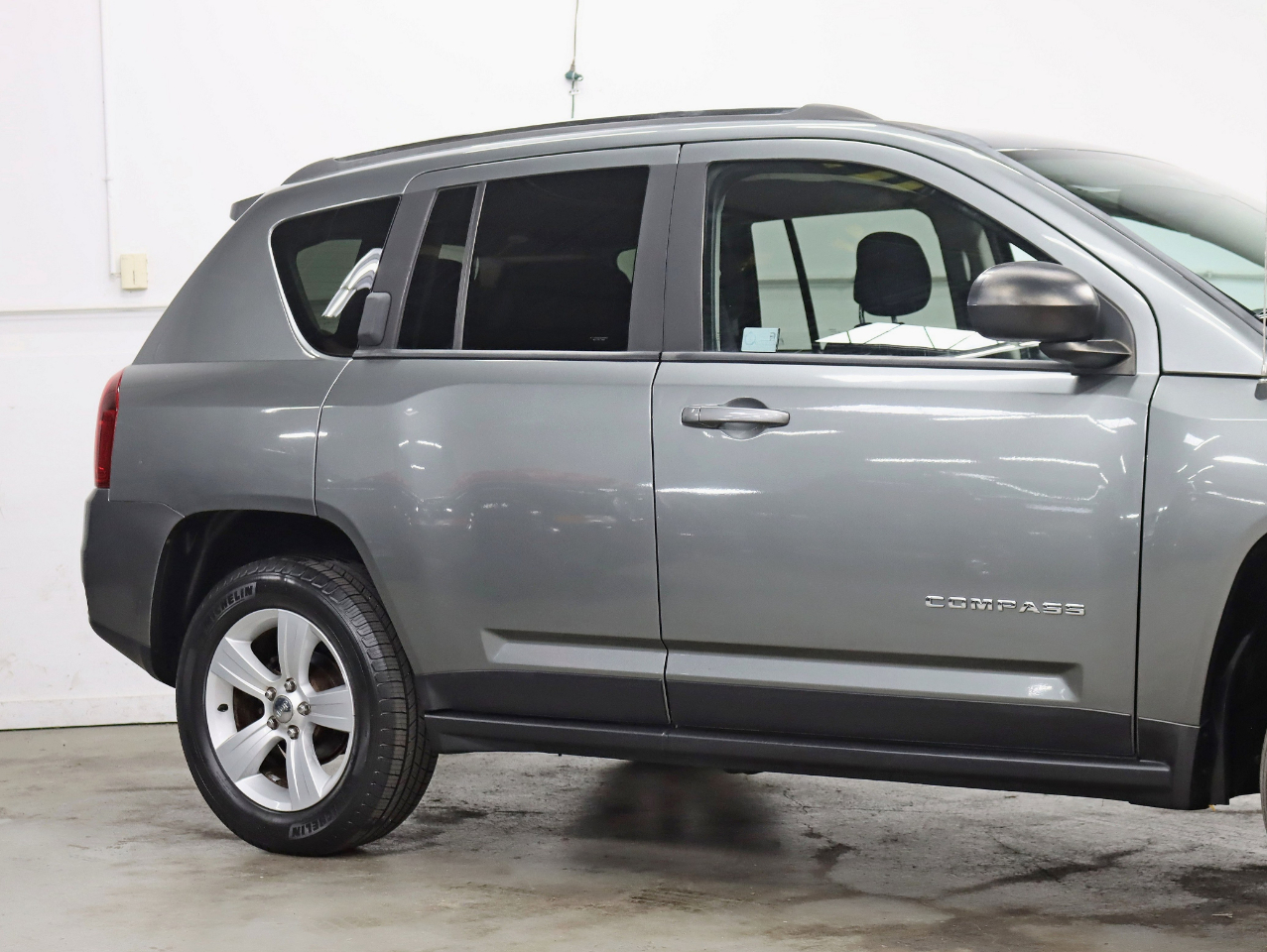 2014 Jeep Compass Sport photo 3